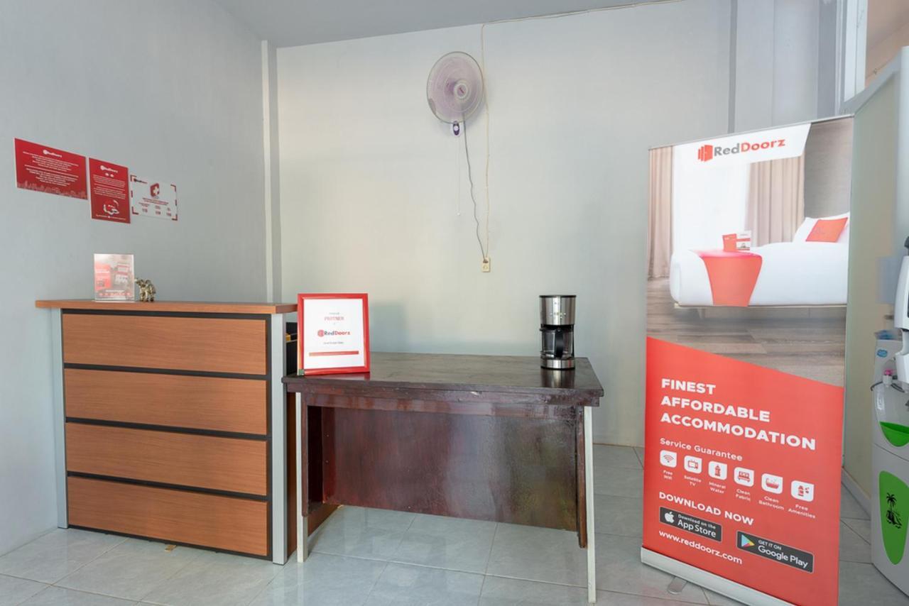 Reddoorz Plus Syariah @ Raya Nginden 2 Surabaya Exteriör bild