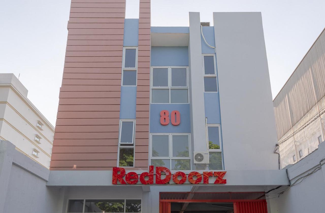 Reddoorz Plus Syariah @ Raya Nginden 2 Surabaya Exteriör bild